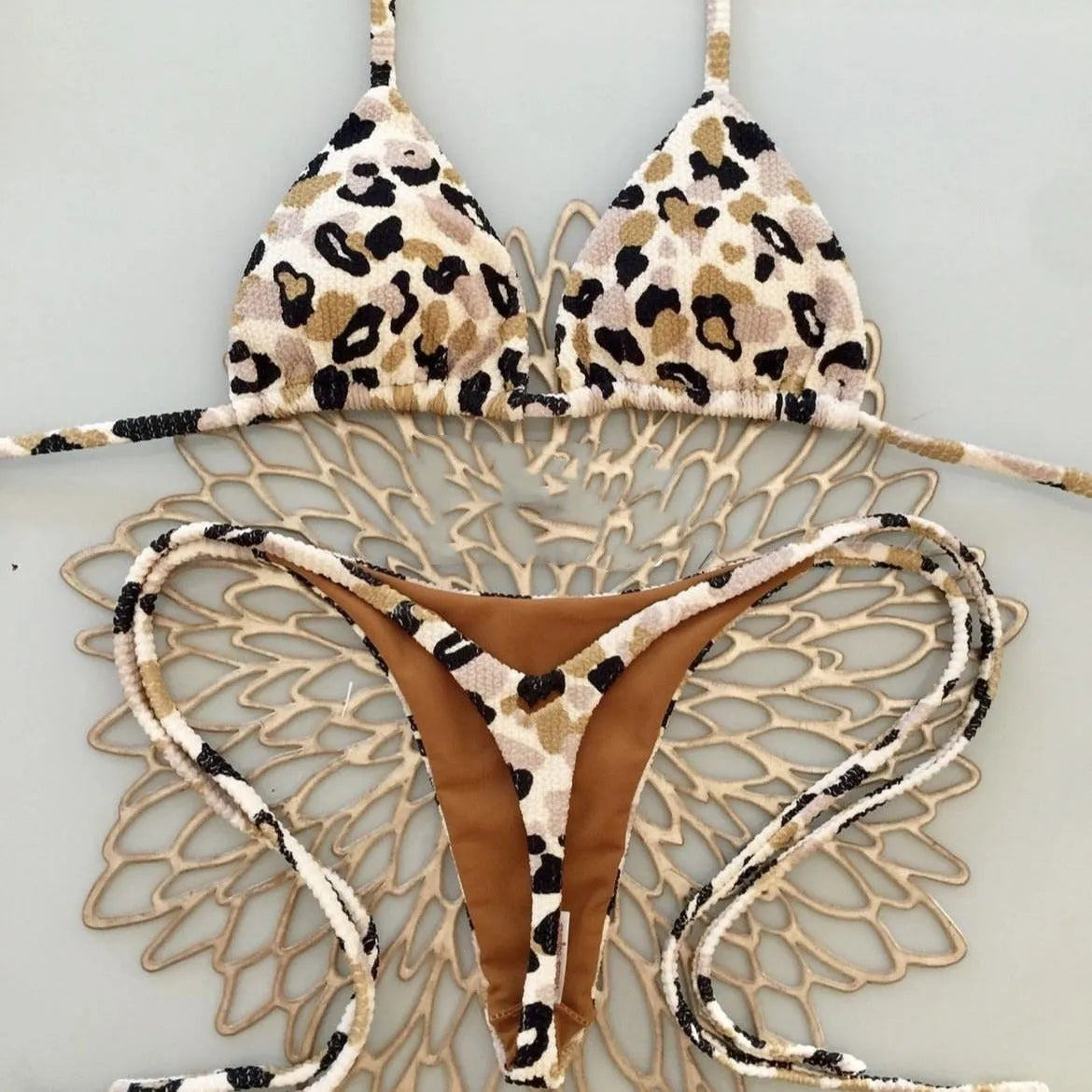 Women's printed bikini swimsuit in briefs style with quick-dry fabric