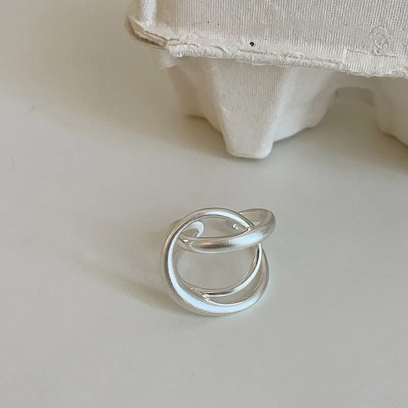 Geometric interlaced matte metal open ring for women in gold or silver electroplated finish