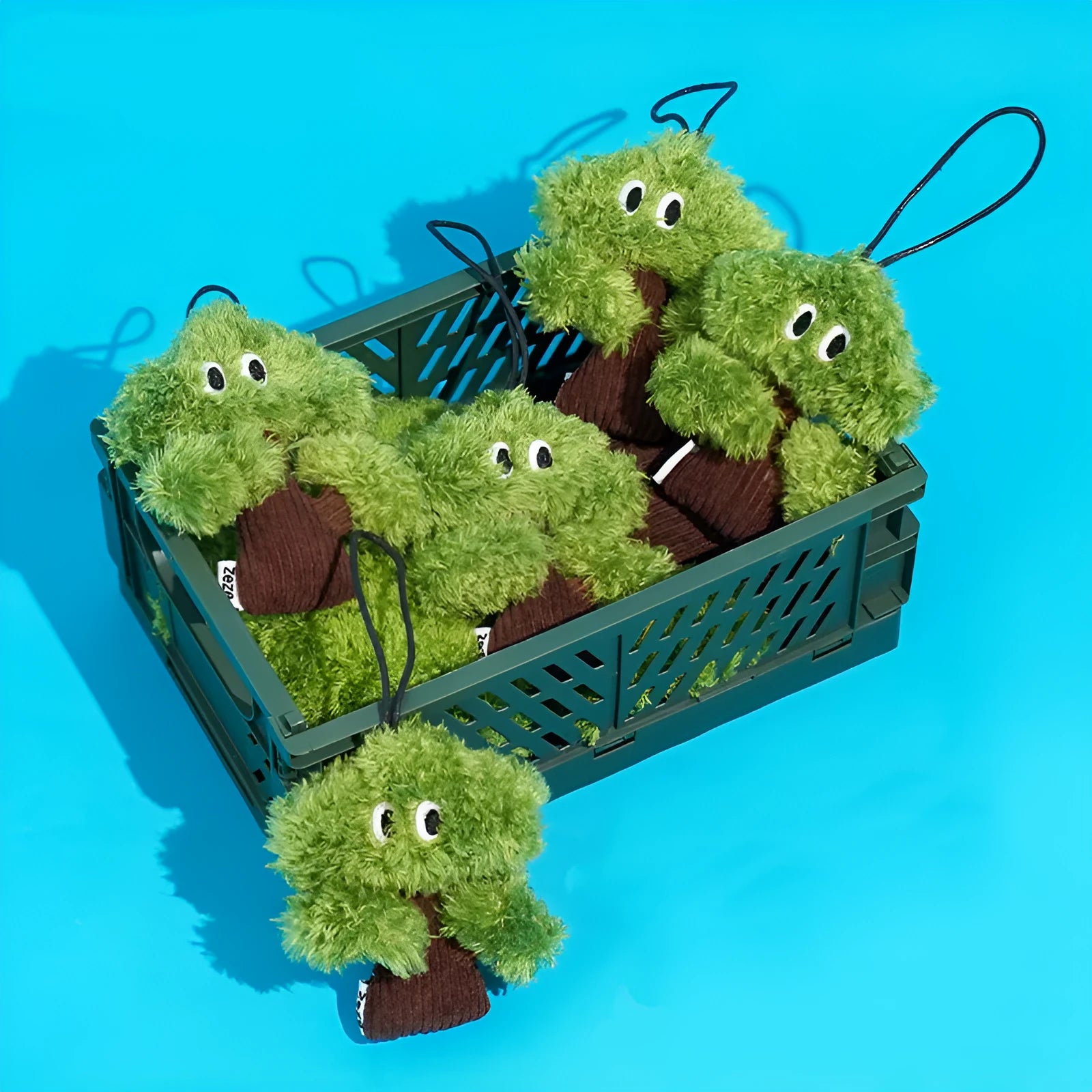 Pine tree-shaped cat toy with textured surface for grinding and biting, available in three sizes