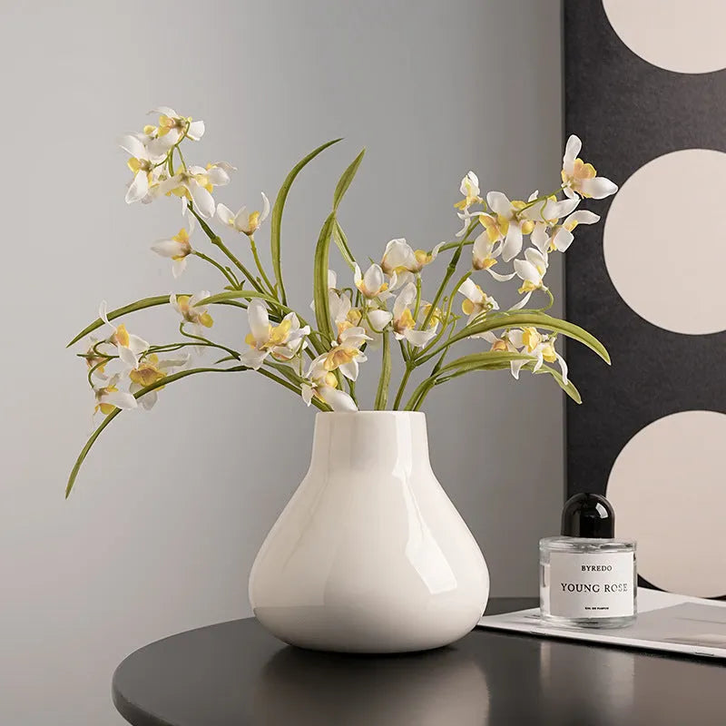 Ceramic decorative vase with glass surface finish in black or white colour with modern simplicity design