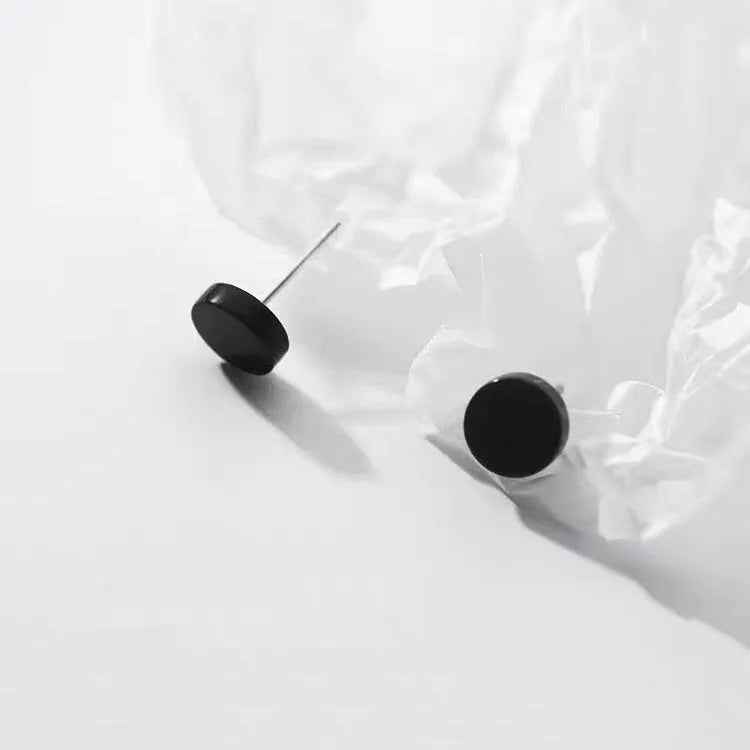 Sterling Silver S999 flat round ear bone studs in silver and black colours, showing size range from 3mm to 8mm.