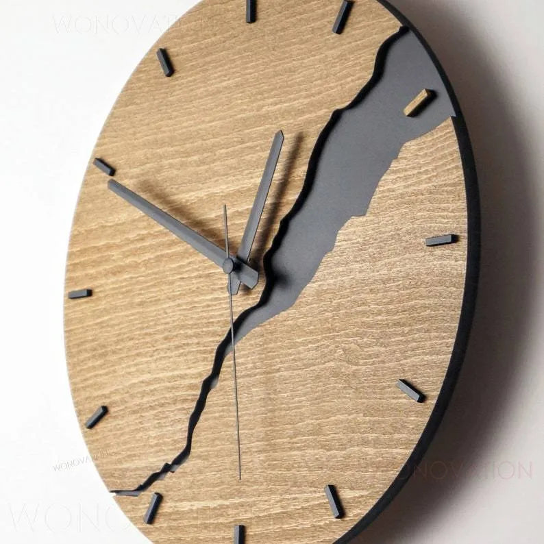 Modern crack-design wooden wall clock with silent quartz movement in colour option selection
