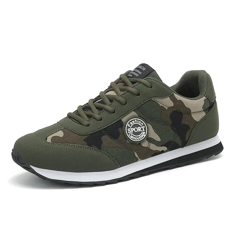 Camouflage pattern suede running shoes with low-top design and foam sole