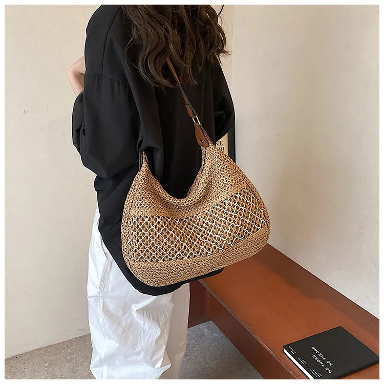 Women's casual straw cross body bag with horizontal square shape and sandwich pocket