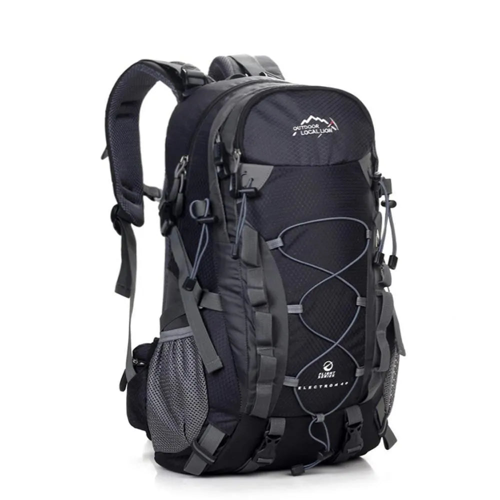 Green 35-litre outdoor sports backpack with dimensions 32cm wide by 50cm high.