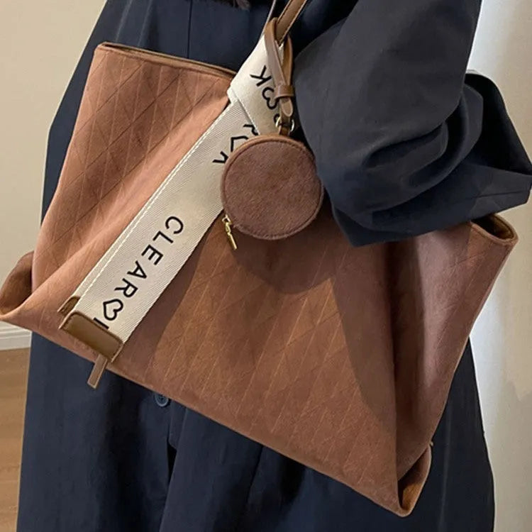 Green casual large capacity polyester tote bag with shoulder strap and external pocket.
