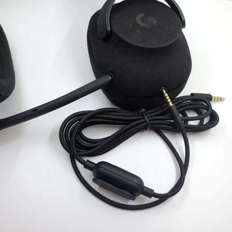 Black universal audio cable for game headsets with oxygen-free copper wire construction