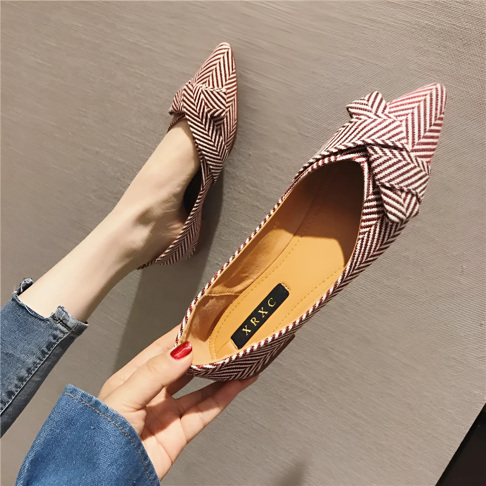 Women's pointed shallow mouth single shoes in black and red with low flat heel