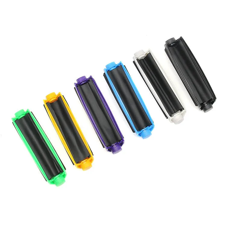 Manual cigarette maker with plastic construction and 110mm cigarette cloth specification