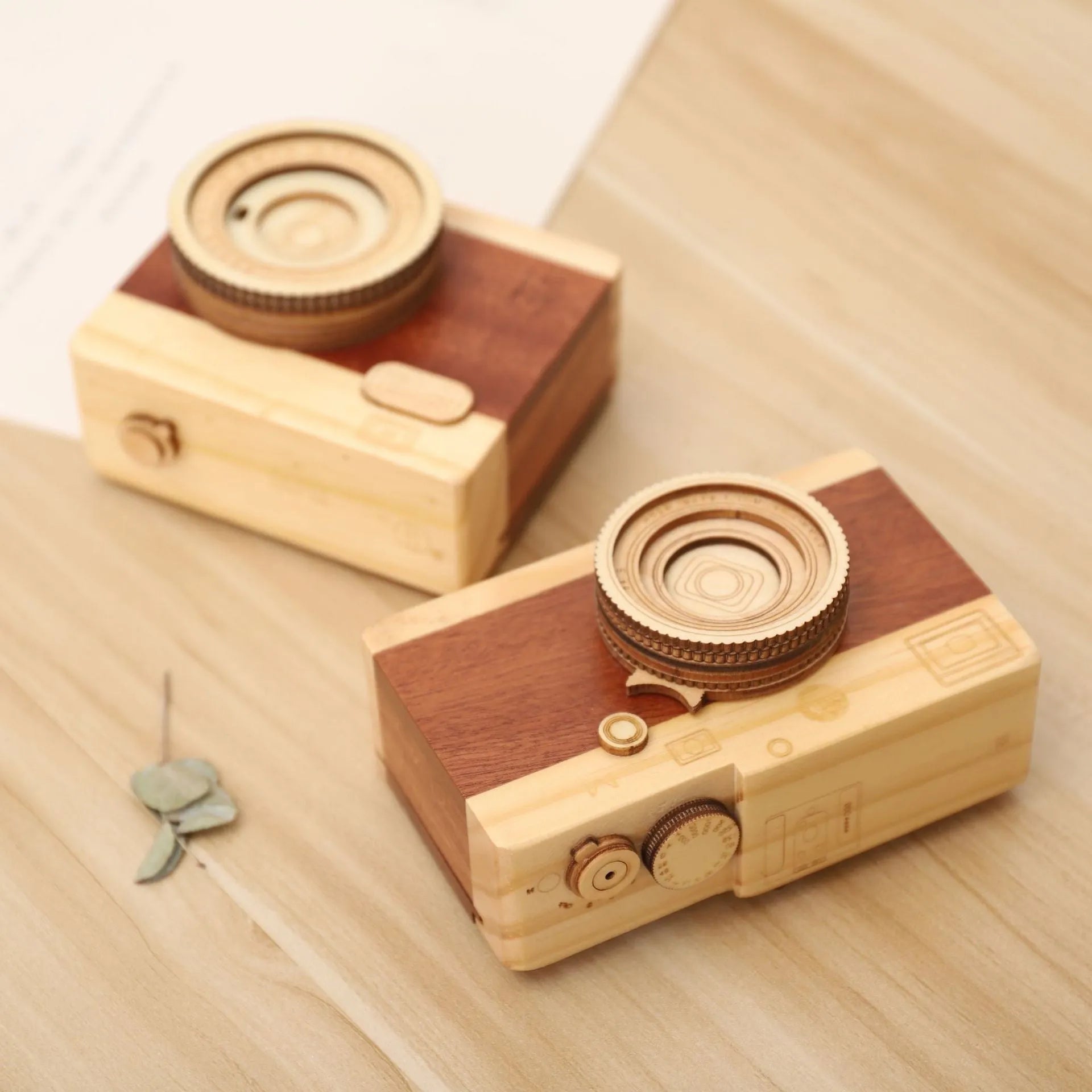 Wooden rotating camera music box in pine wood with carton packaging