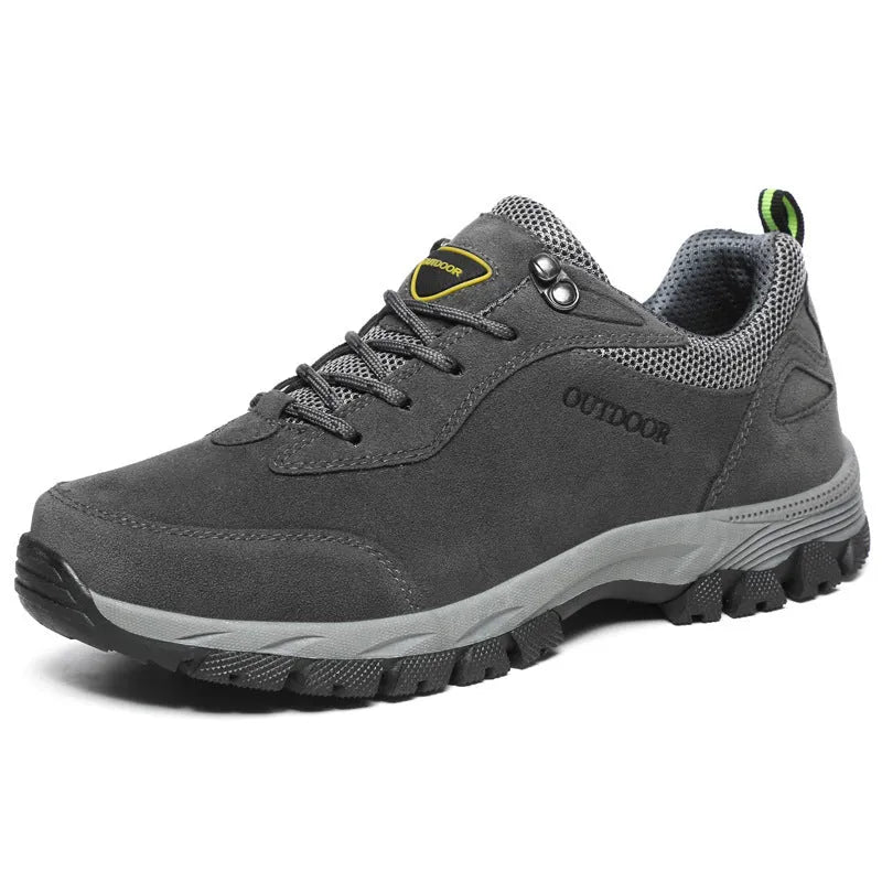 Men's low-top hiking shoes in army green with PU insole and mesh lining