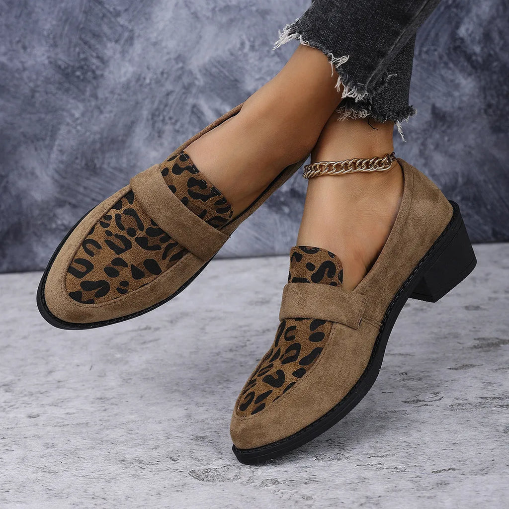 Leopard print suede slip-on pumps with chunky mid-heel and pointed toe in brown colour