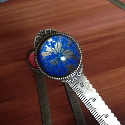 Handmade dry flower gypsophila ruler bookmark measuring 12cm with lace flower and clover arrangement
