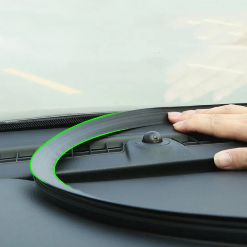 Mitsubishi Outlander dashboard soundproof seal strip showing 1.6 metre length and six card slots
