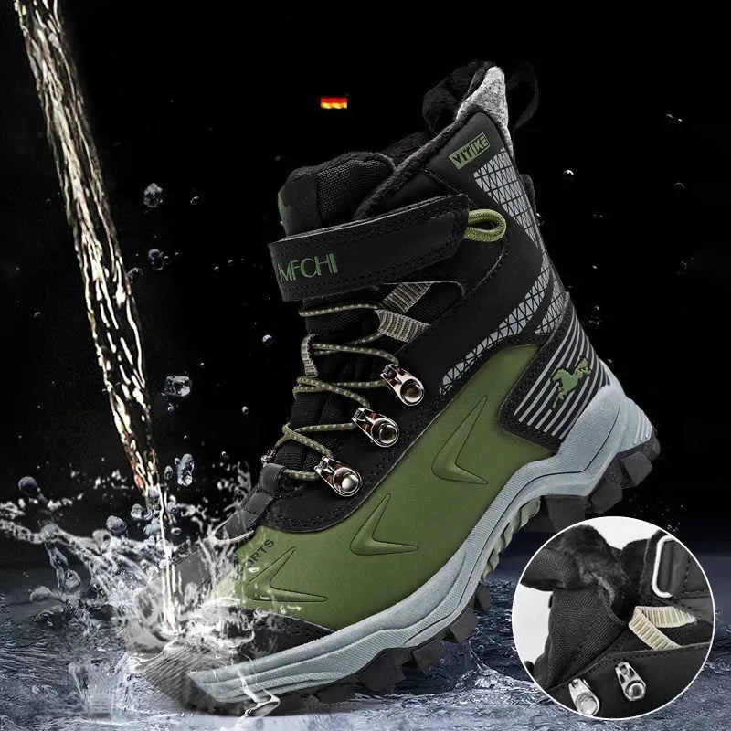 Children's fleece-lined snow boots in split cowhide with Velcro strap and non-slip rubber sole