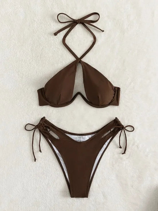 Women's halter bikini swimsuit in solid colour with adjustable neck and back ties