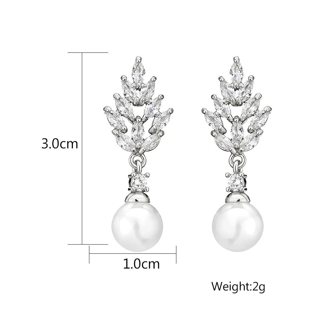 Geometric flower pattern zircon earrings in gold, platinum, and rose gold plating options
