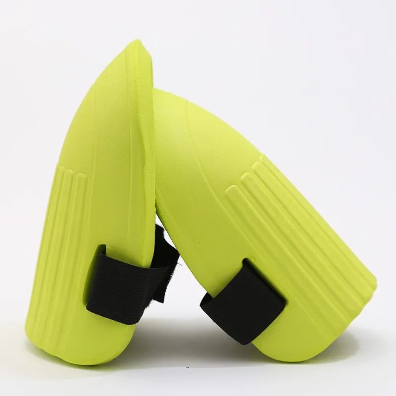 A pair of solid-colour EVA foam knee pads for gardening, shown in army green.