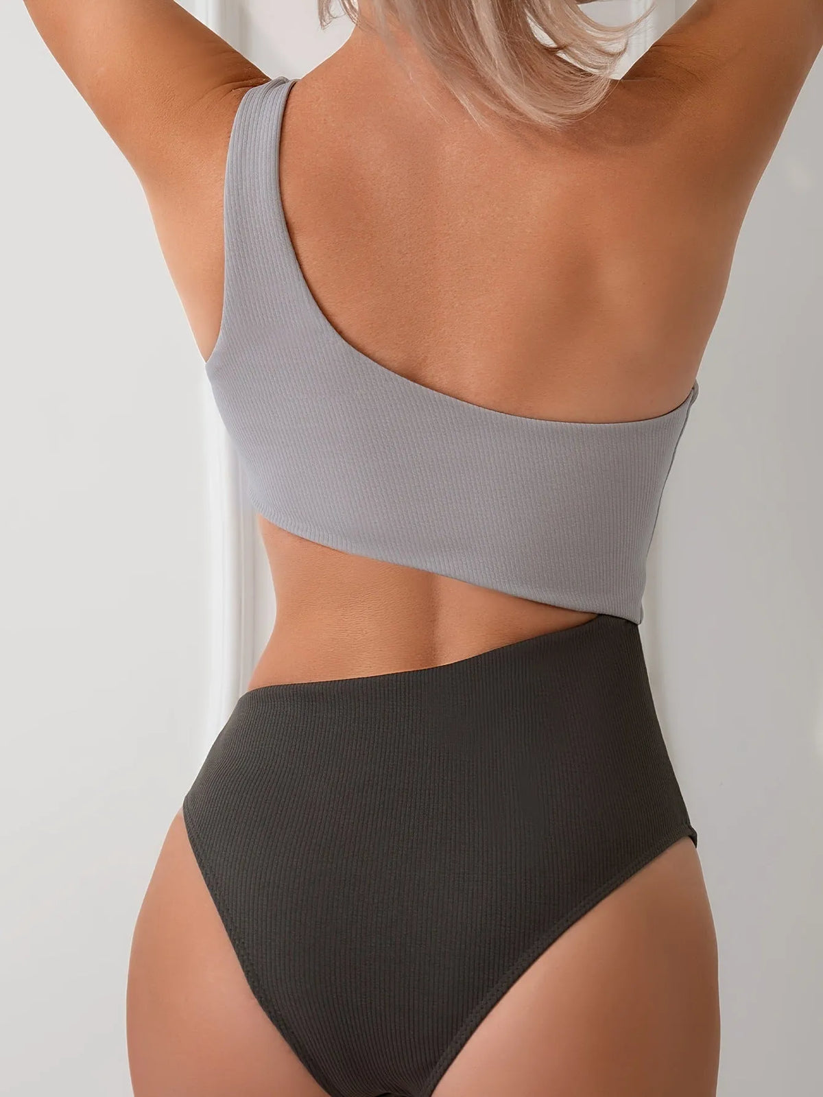 Women's one-shoulder one-piece swimsuit in solid colour with light grey, white or milky white options