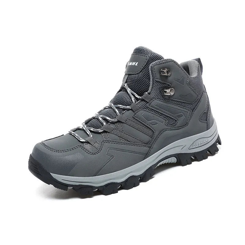 Men's low-top hiking sneakers with flannel upper and rubber soles for mountain trekking