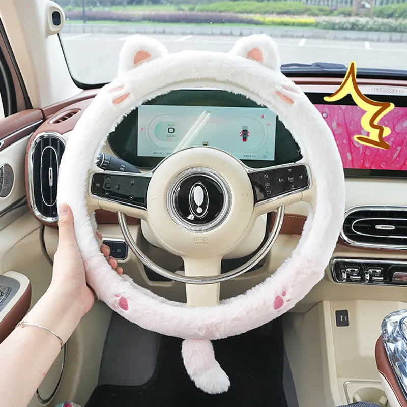 Plush steering wheel cover with animal embroidery in 38cm diameter for winter use