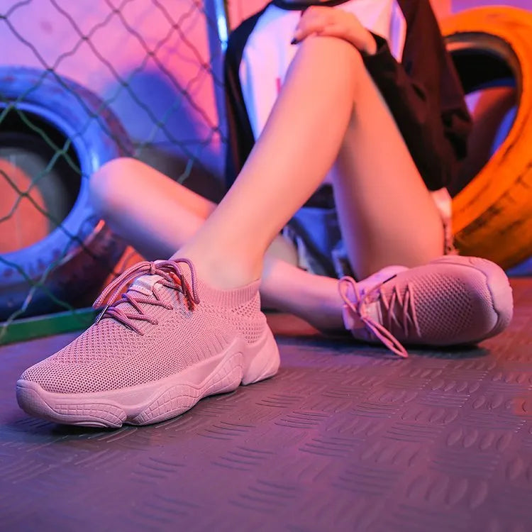 Women's white thick-soled sports shoes with woven uppers and front strap