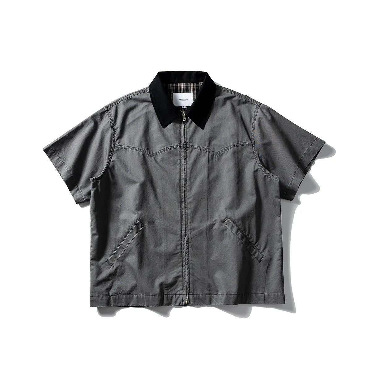 Short sleeve washed overalls shirt in loose fit cotton, khaki and grey colour options