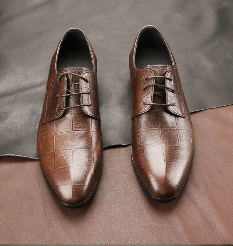 Men's black cowhide leather derby shoes with pointed toe and rubber sole for business dress