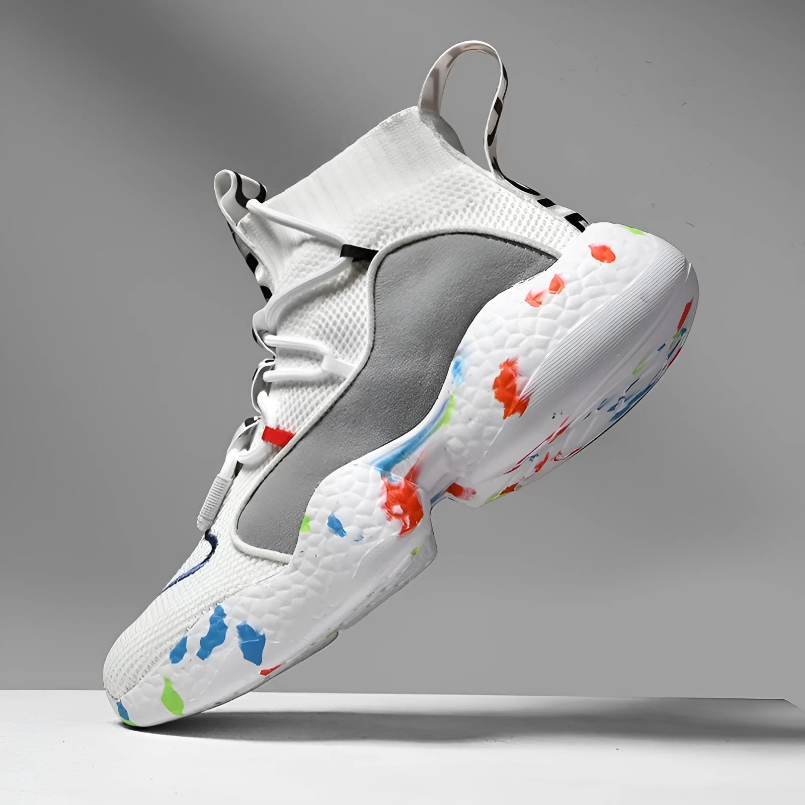 Men's camouflage patterned mesh sneakers with rubber soles