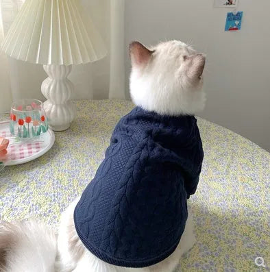Navy blue pet clothes for small dogs and cats, sizes XS to XL, with chest and back measurements shown.