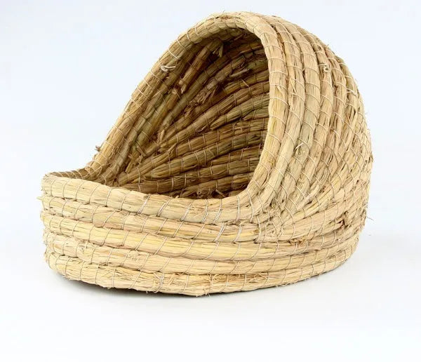 Hand-woven rabbit grass nest made of straw and corn husk in a bridge hole grass house shape, size S, nest colour.
