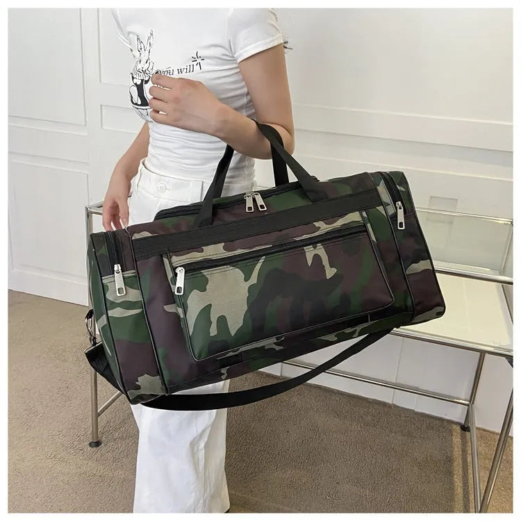 Camouflage pattern luggage bag with 20L capacity and waterproof fabric construction