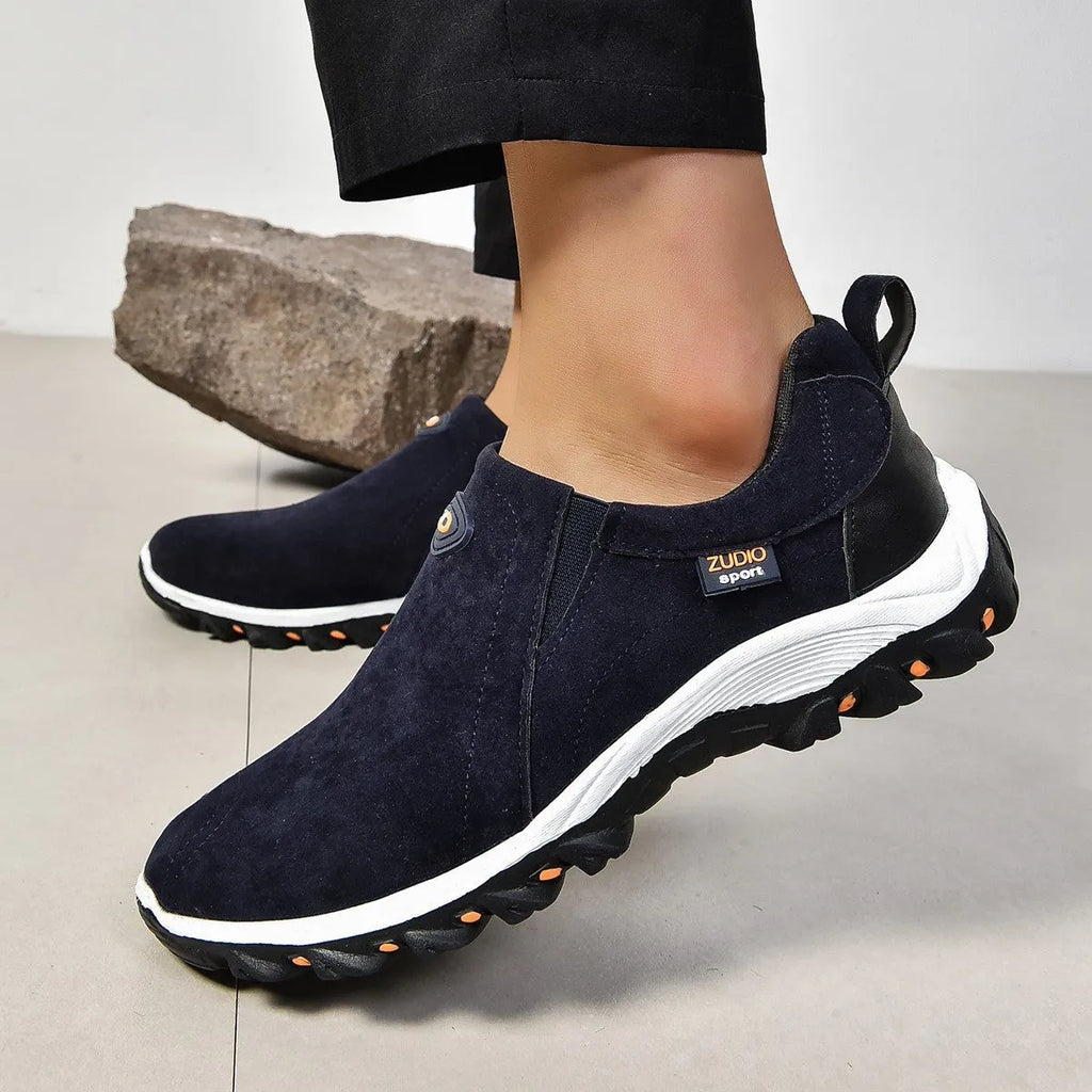 Men's round head thin shoes in various colours with rubber sole and PU upper, designed for oversleeves