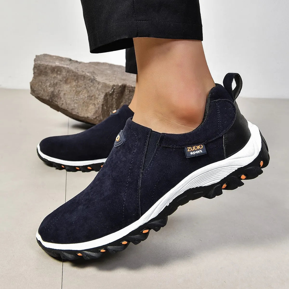 Men's round head thin shoes in various colours with rubber sole and PU upper, designed for oversleeves