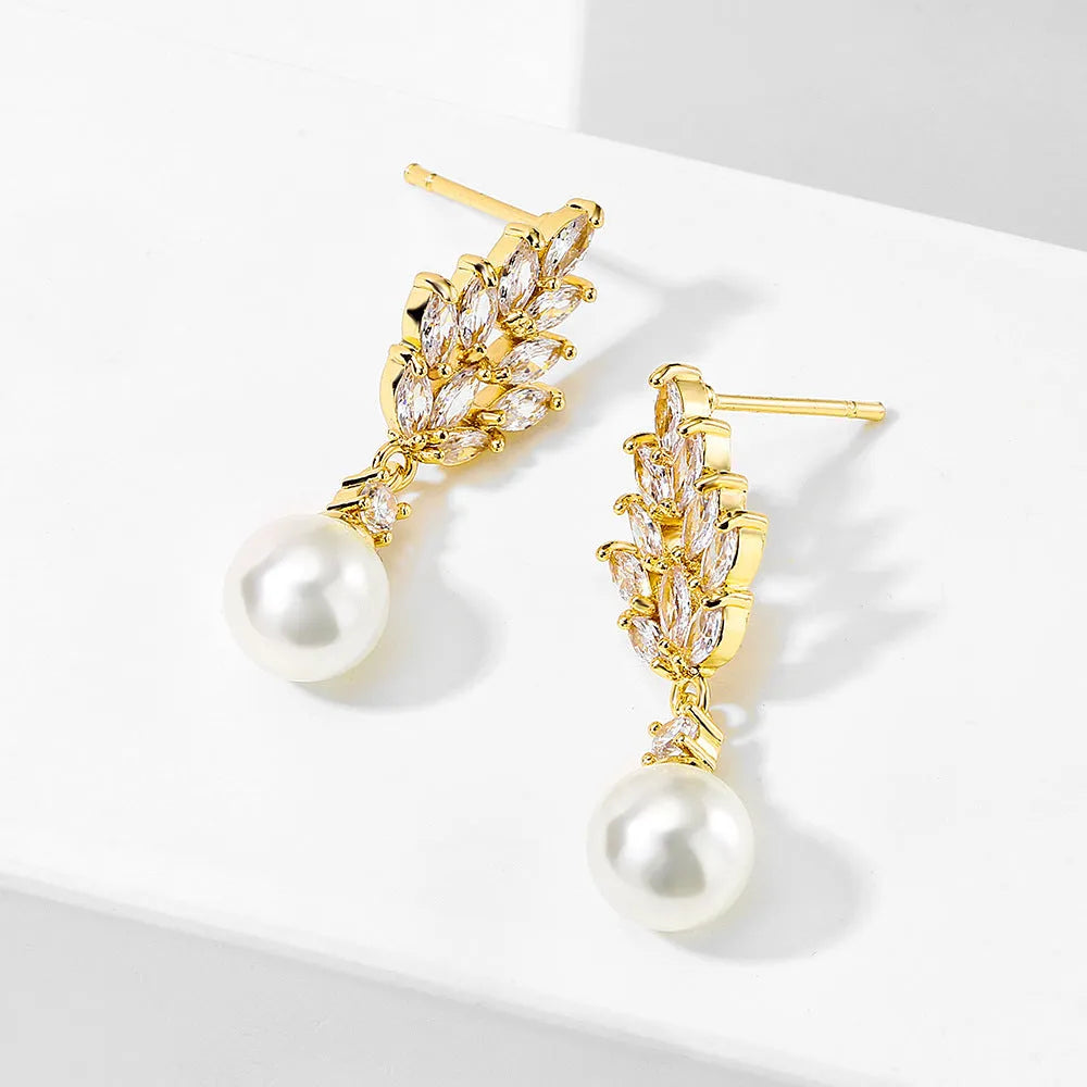 Geometric flower pattern zircon earrings in gold, platinum, and rose gold plating options