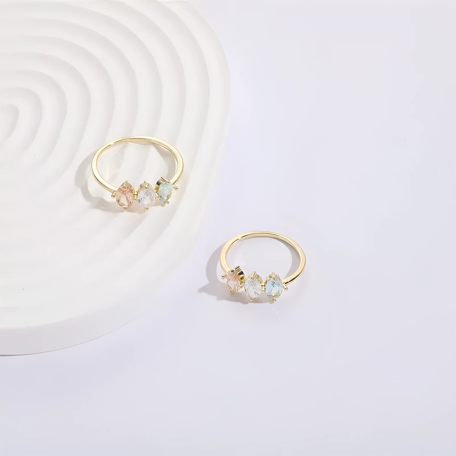 Women's Mother's Day birthstone ring with geometric triangle design and horse eye tricolor zircon stones