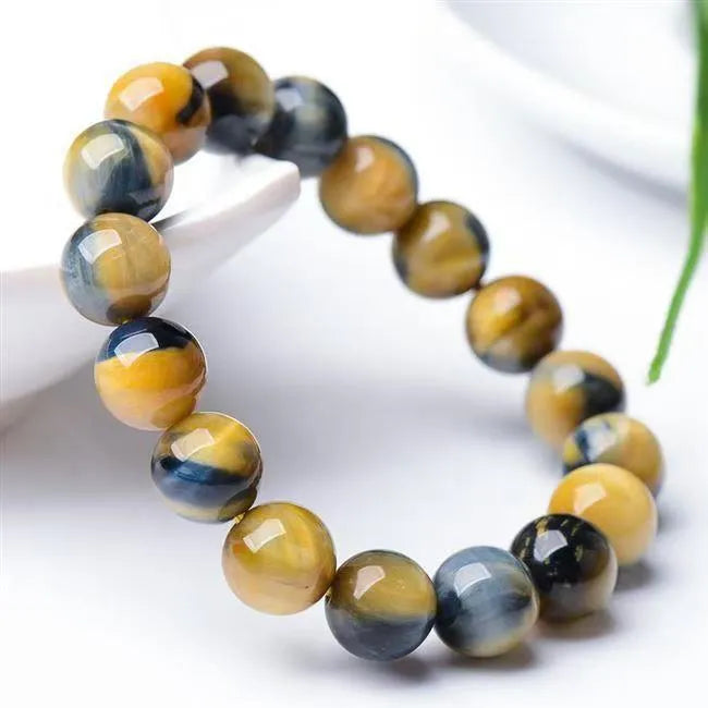 Fantasy Tigereye agate bracelet with round beads in geometric single-circle design
