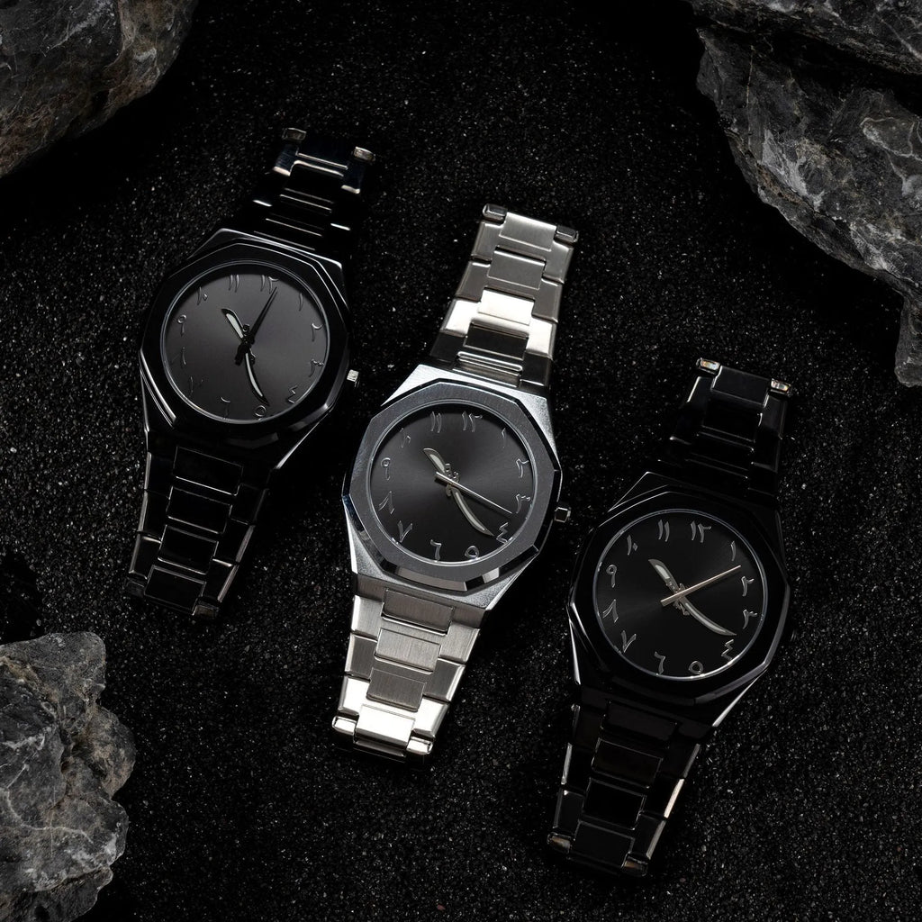 Men's steel business casual quartz watch with 10mm thickness in black silver scale colour