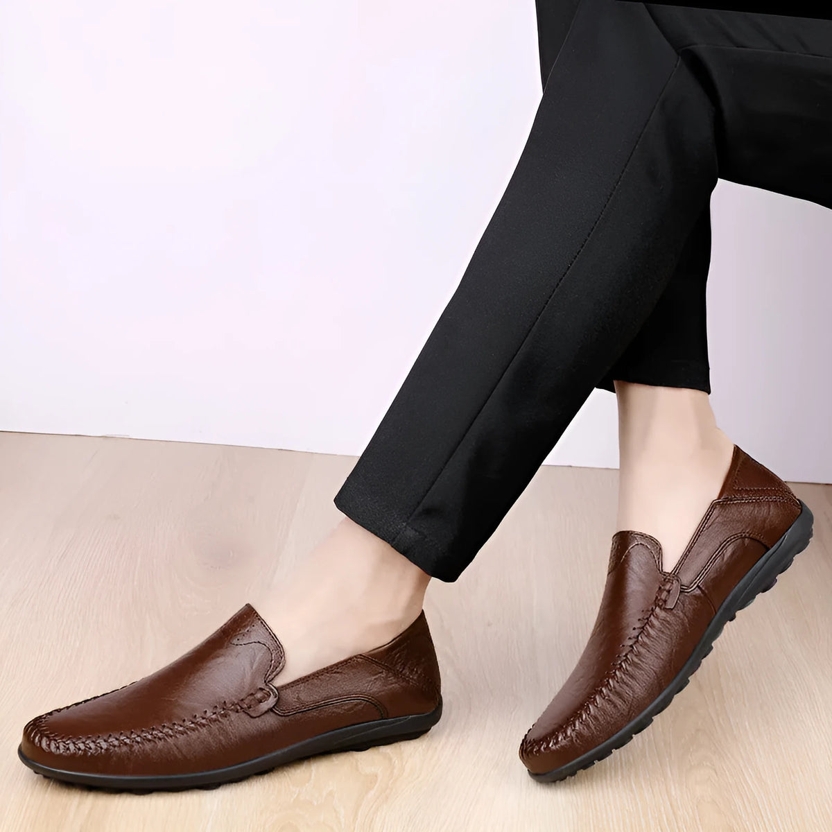 Men's round-toe casual leather shoes in cowhide with a flat rubber sole