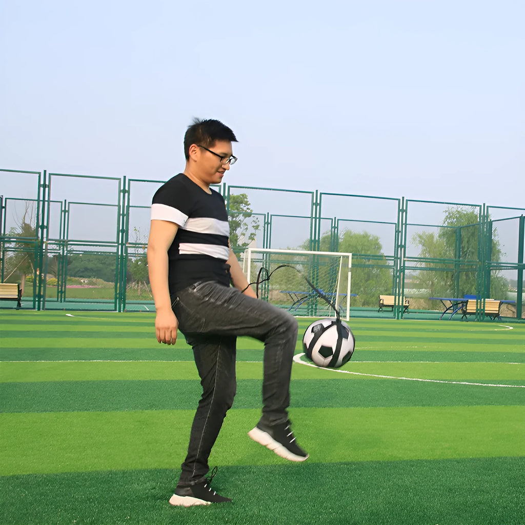 Black football juggling belt with 2 metre static belt for rotational sports training