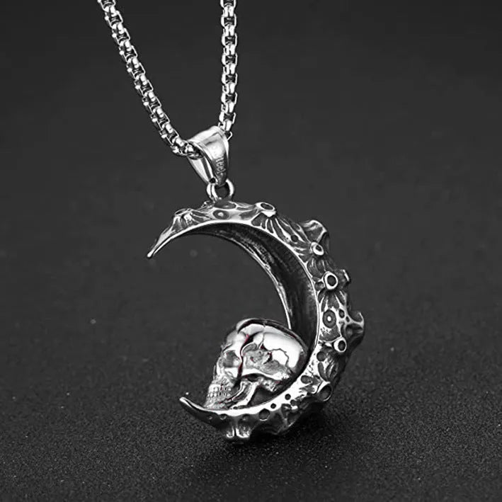 Men's stainless steel necklace with alloy pendant in silver colour sports style design