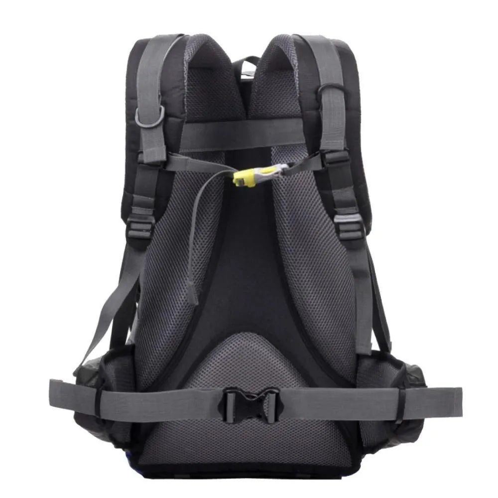 Green 35-litre outdoor sports backpack with dimensions 32cm wide by 50cm high.