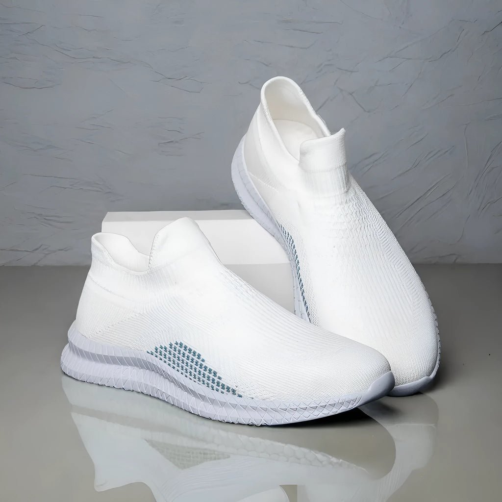 Men's popcorn flyknit low-top casual sneaker in solid colour on a viscose sole.