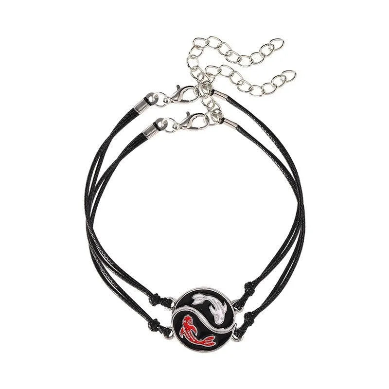 Geometric eight-diagram shaped alloy bracelet with an electroplated finish.