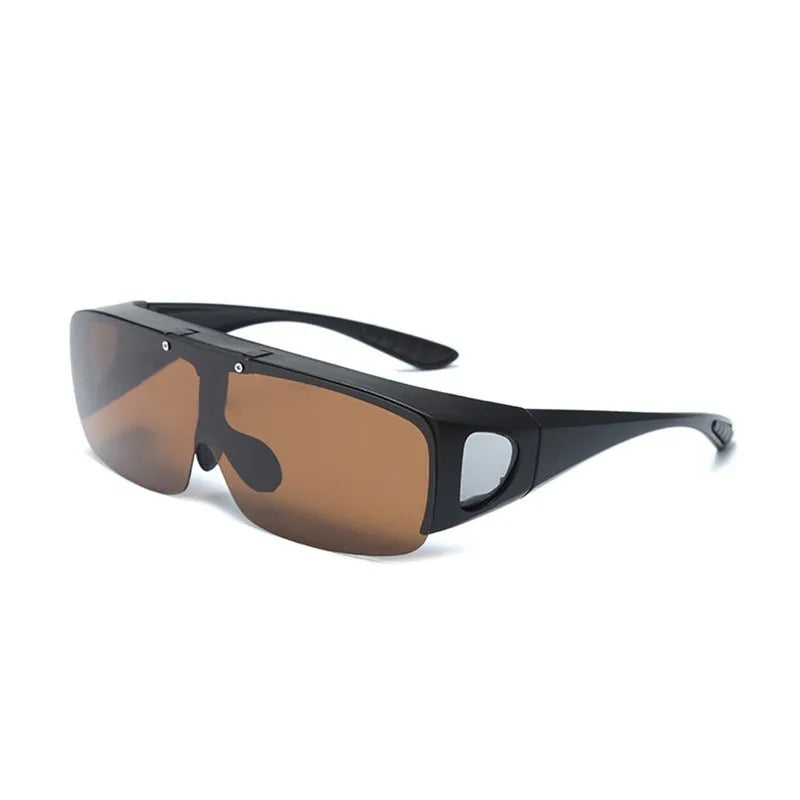 Polarised sports sunglasses with myopia correction in a sporty frame, shown with multiple lens colour options.