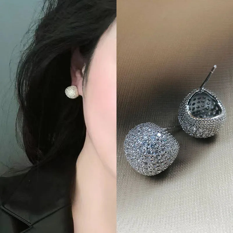 Geometric drop earrings with diamond-set little golden bean pattern in gold or white colour as ear clips