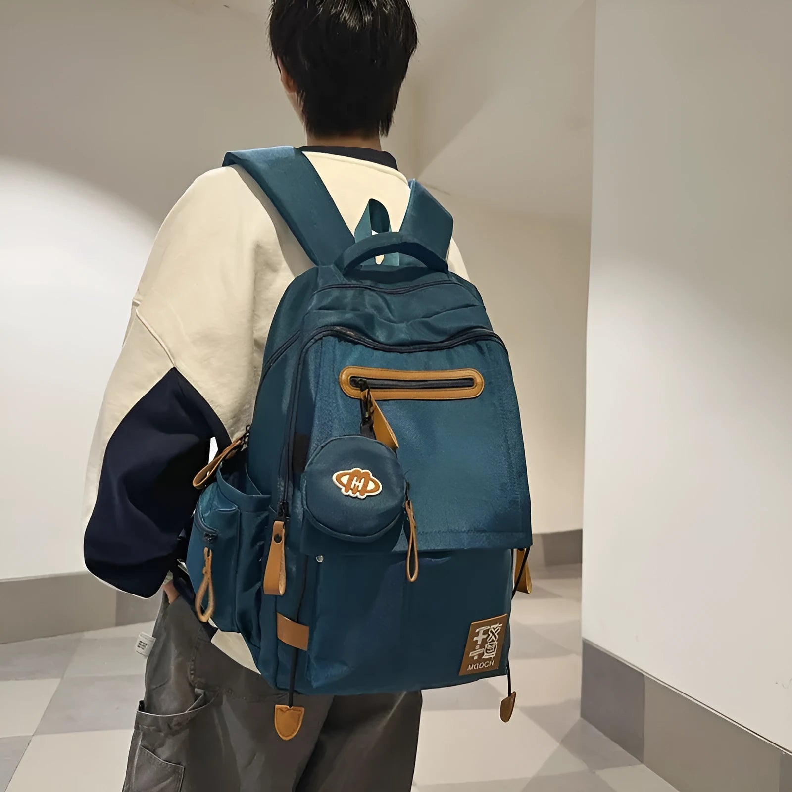 Large-capacity nylon school backpack for middle school students in street trend style