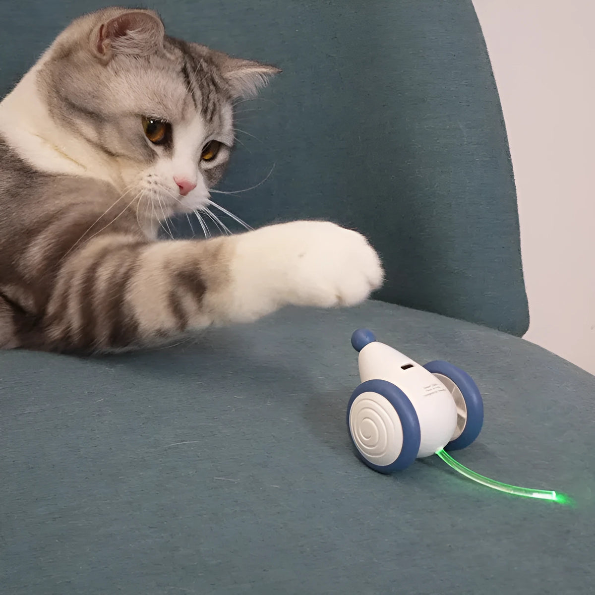 Automatic electric mouse cat toy in blue or yellow, 60x50x36mm, with USB cable and ABS TPU PVC body