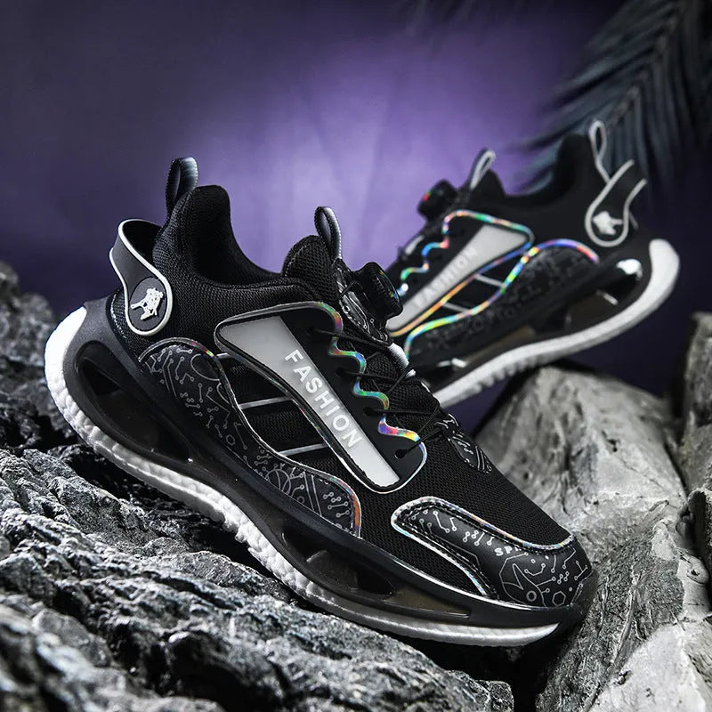 Men's low-top mesh sports shoe in black with elastic band closure and Popcorn TPU sole.