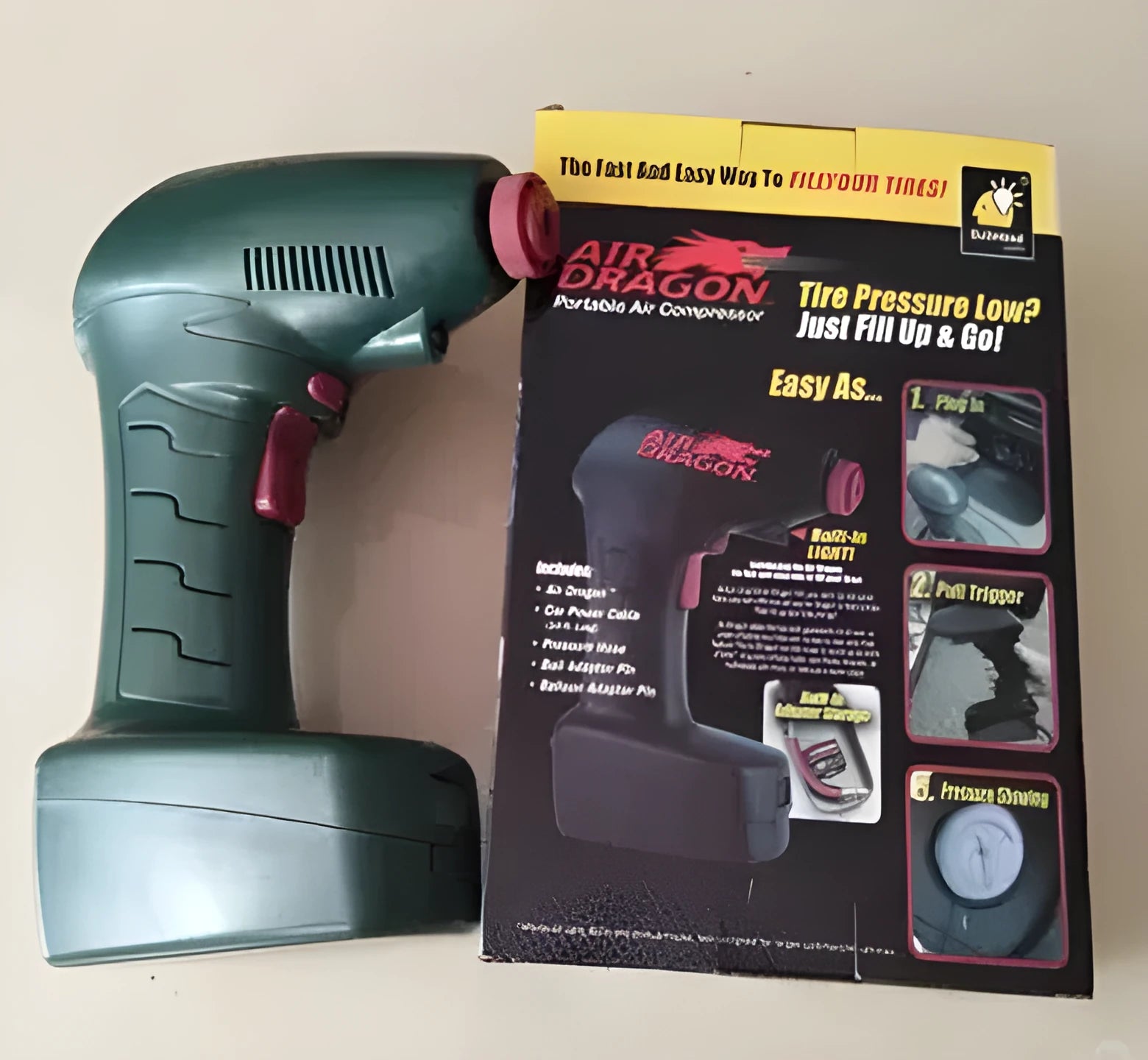 Portable car electric tyre pump with motor and air pump components